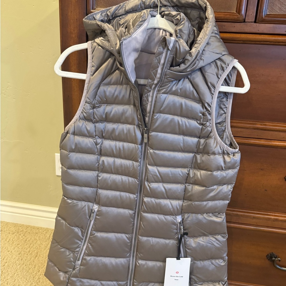 Lululemon vest with hood